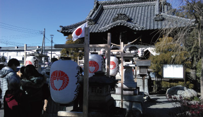 春日神社初詣客20180101